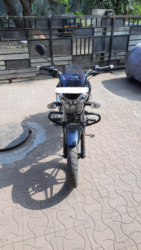 Bajaj V15