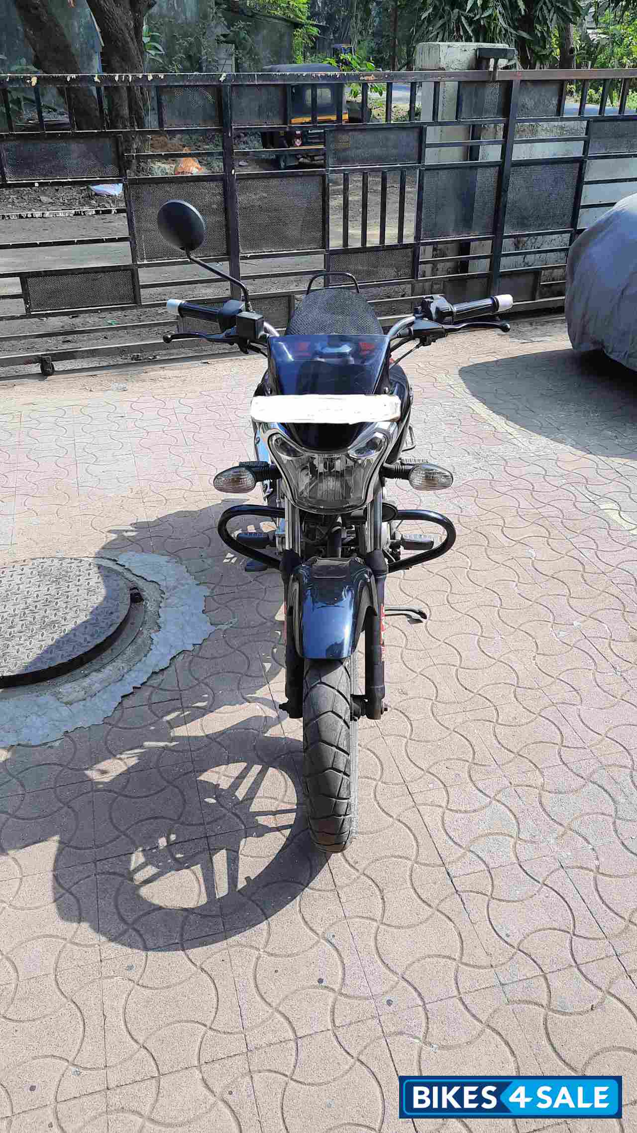 Bajaj V15