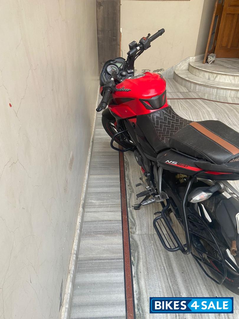 Red Bajaj Pulsar NS 160