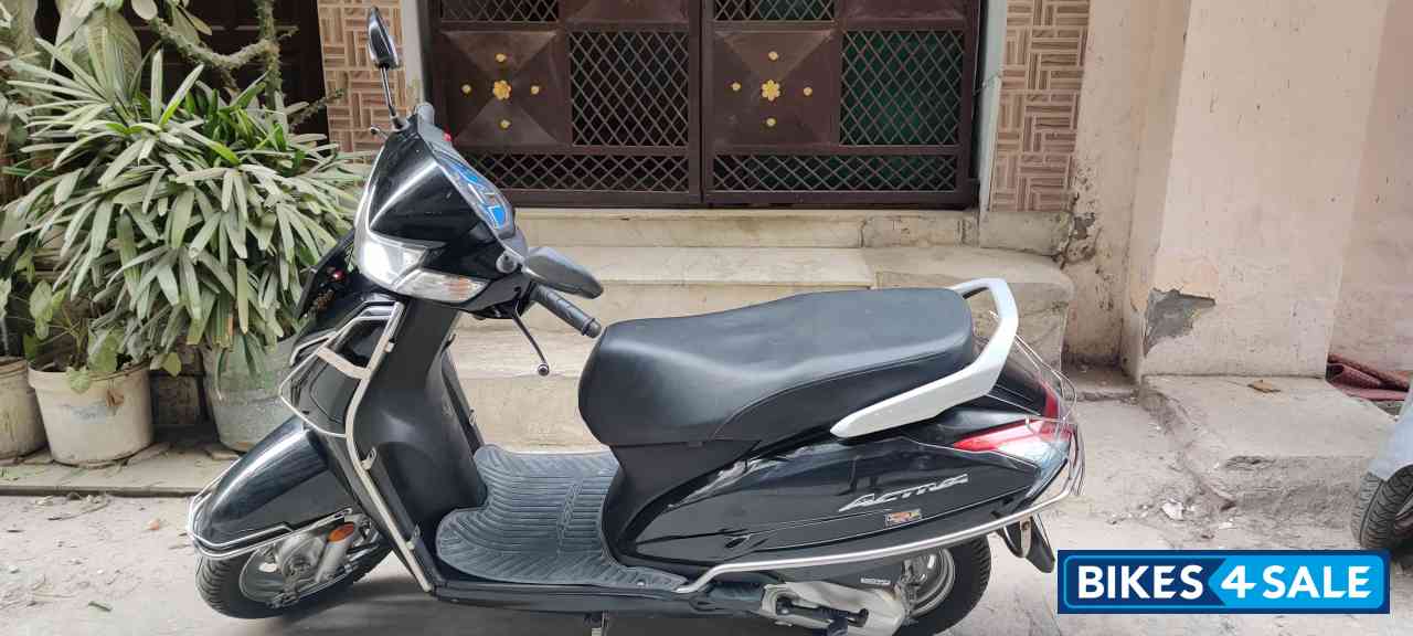 Black Honda Activa 6G Black Honda Activa 6G
