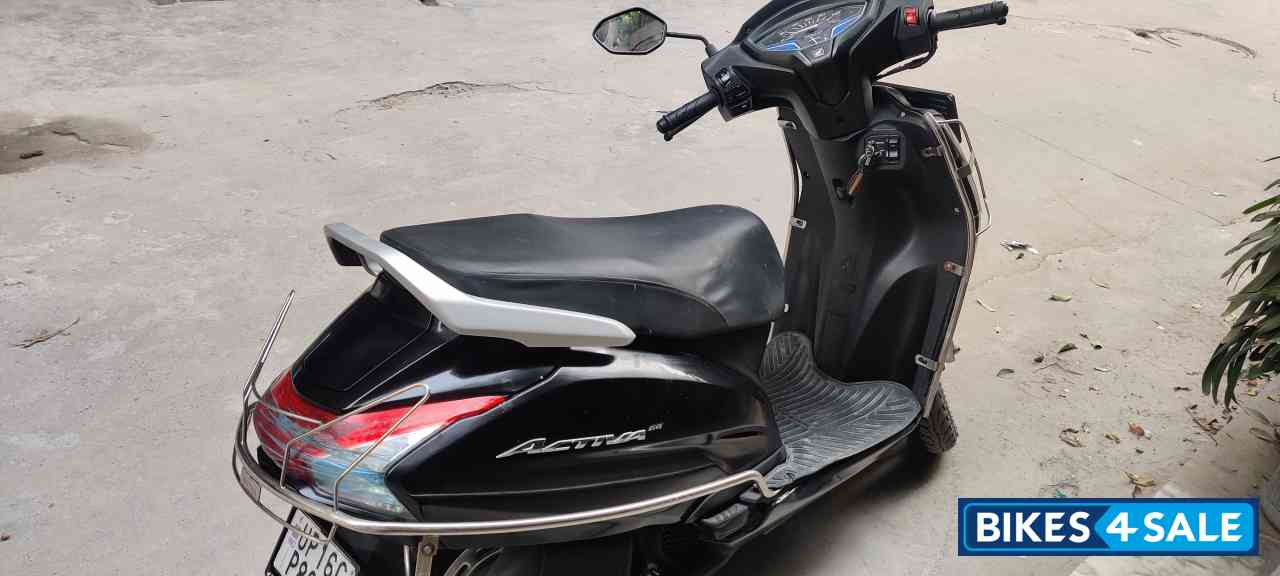 Black Honda Activa 6G