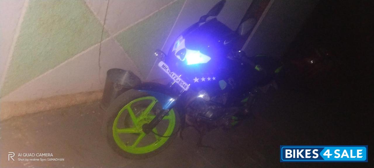 Bajaj Pulsar 220F