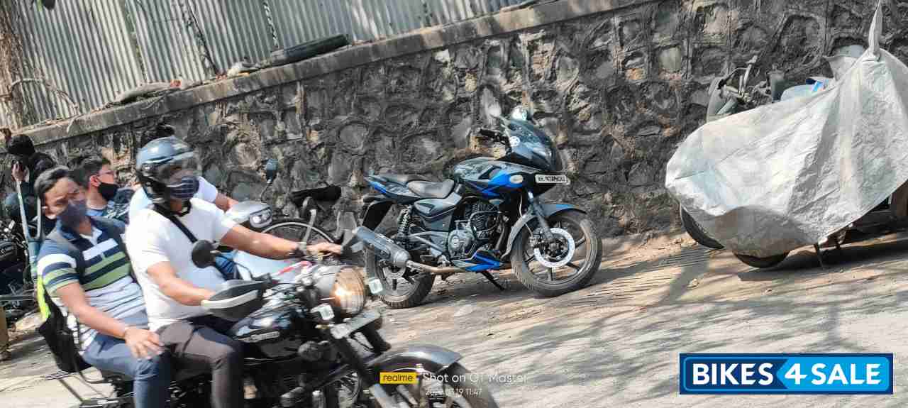 Blue Black Bajaj Pulsar 220F