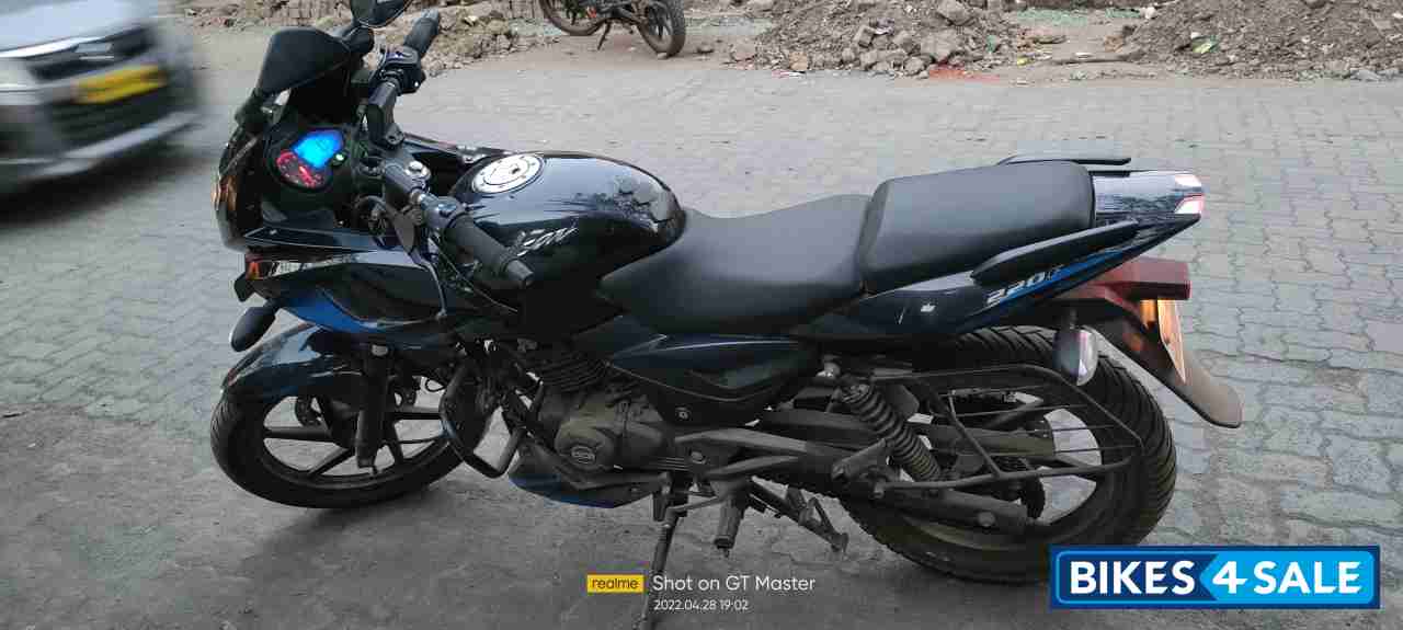 Blue Black Bajaj Pulsar 220F