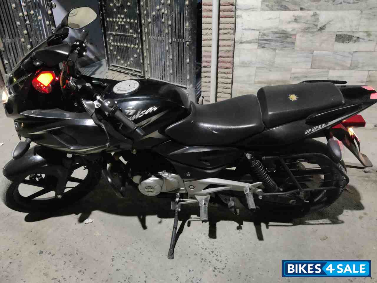Bajaj Pulsar 220 DTSi