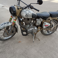 Royal Enfield Classic 500