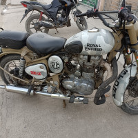 Royal Enfield Classic 500