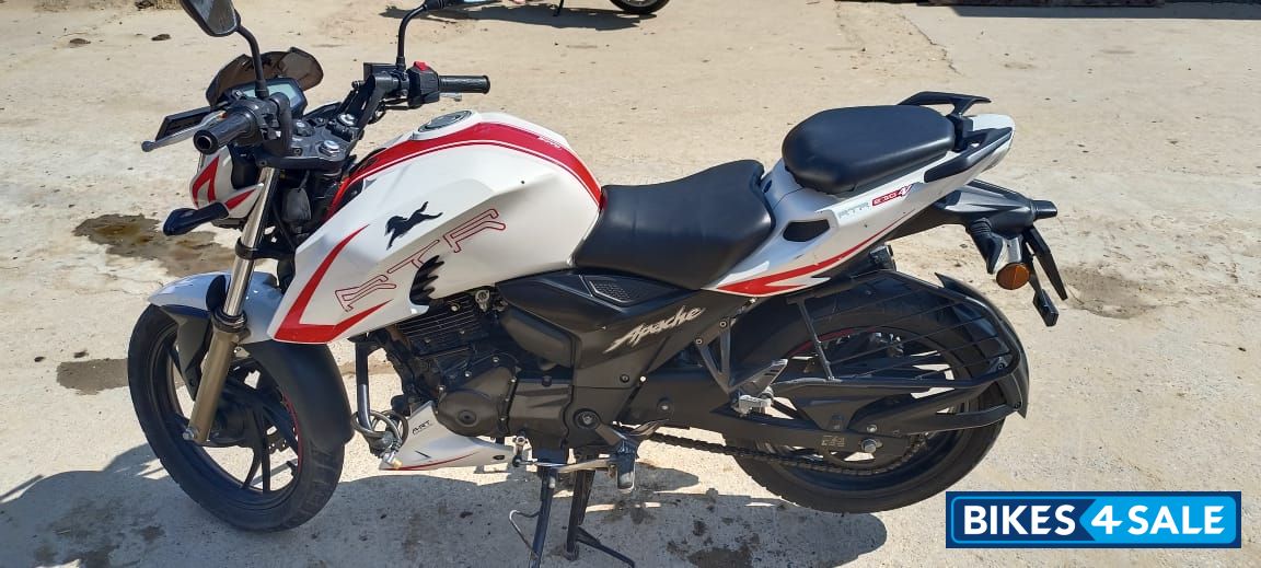 TVS Apache RTR 200 Fi 4V Race Edition 2.0