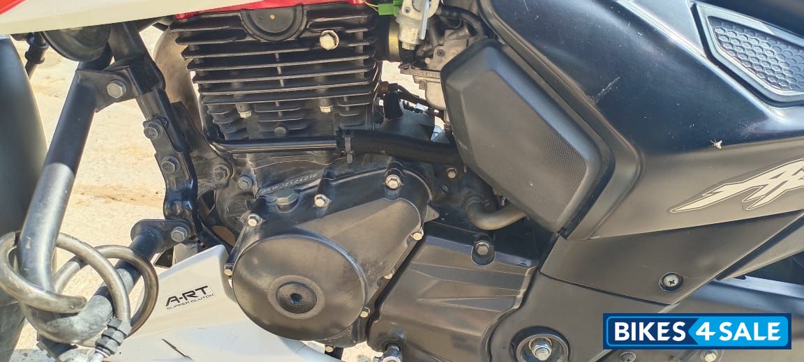 TVS Apache RTR 200 Fi 4V Race Edition 2.0