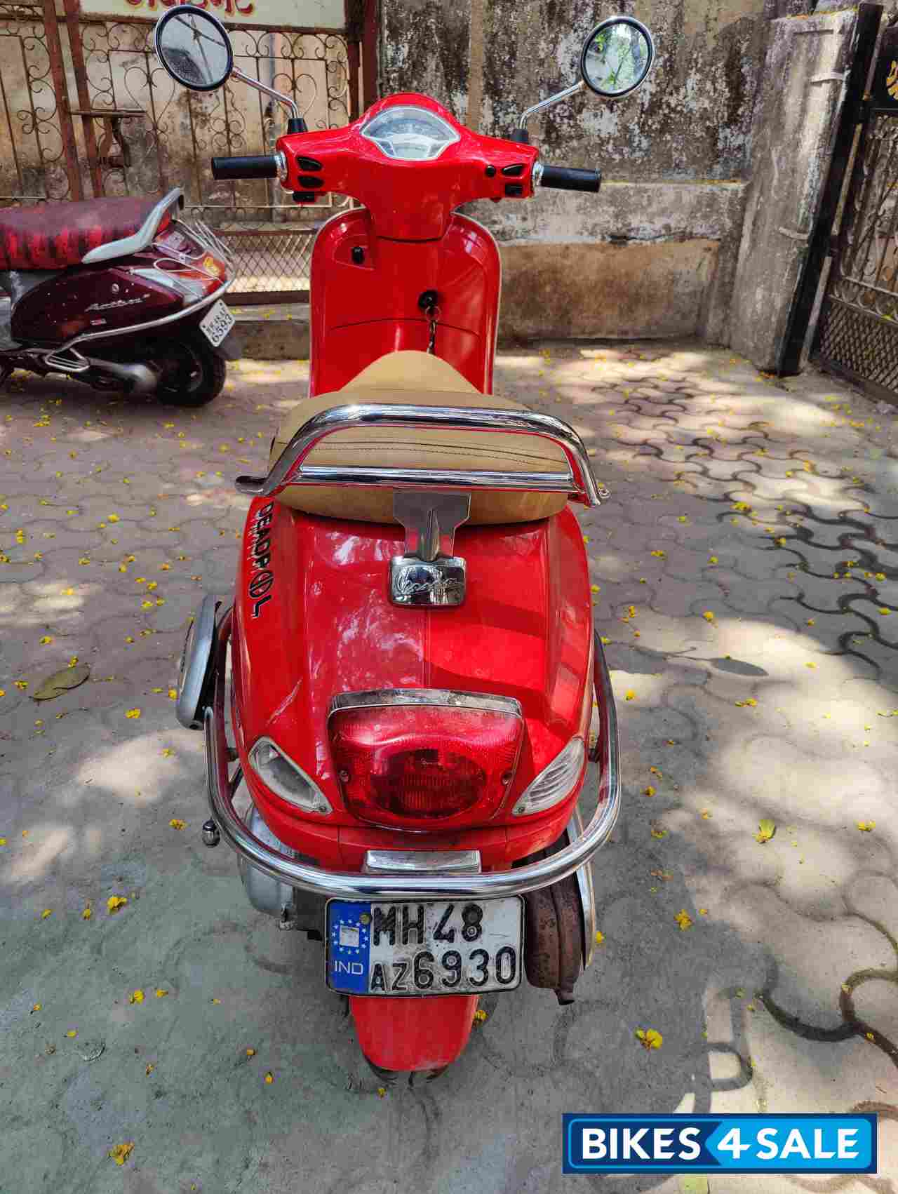 Red Vespa VXL 150