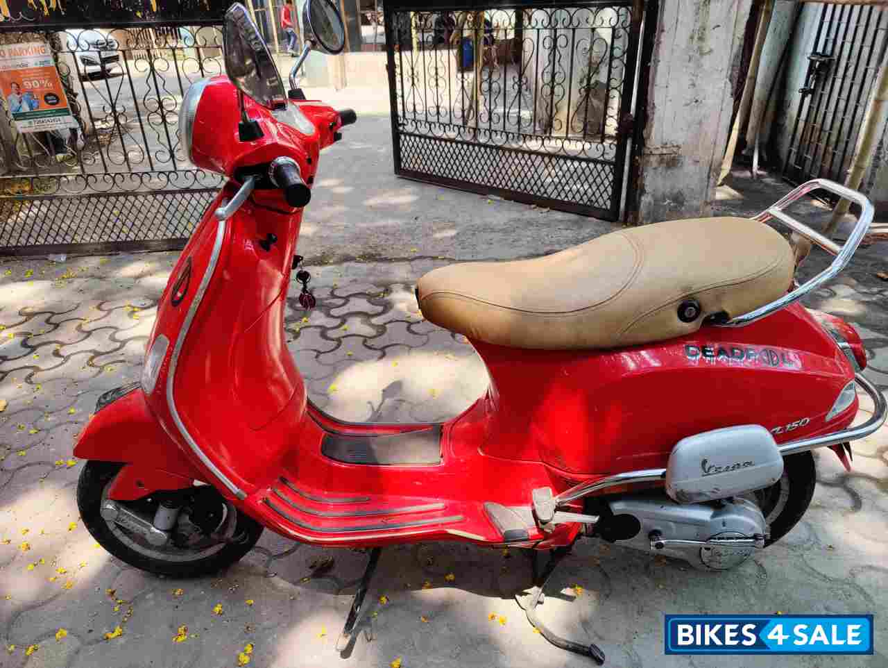 Red Vespa VXL 150