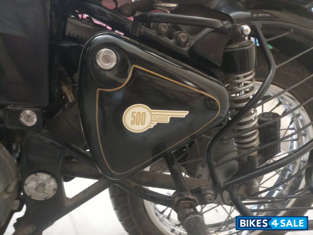 Black Royal Enfield Classic 500