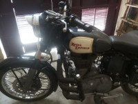 Black Royal Enfield Classic 500