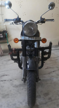 Black Royal Enfield Classic 500