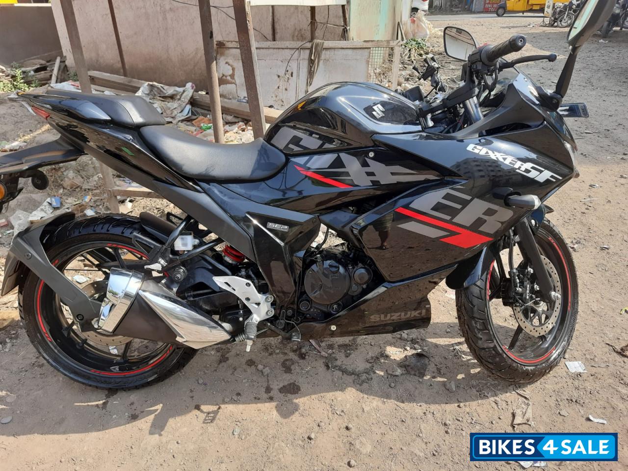 Black Suzuki Gixxer SF