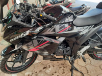 Black Suzuki Gixxer SF