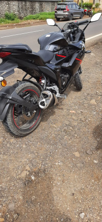 Black Suzuki Gixxer SF