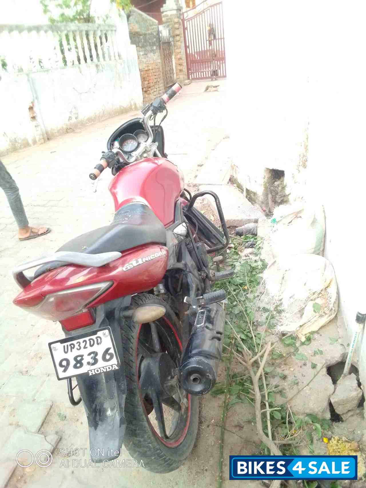 Red Honda CB Unicorn Red Honda CB Unicorn