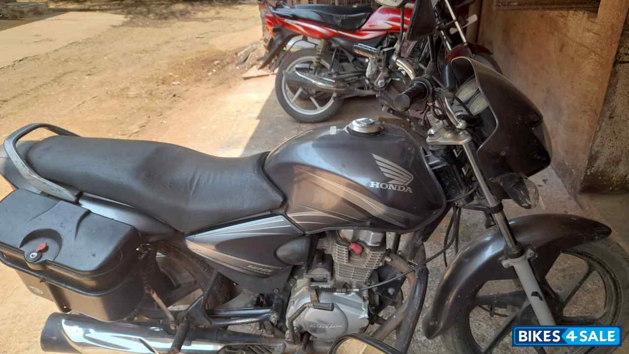 Gray Honda Shine Gray Honda Shine