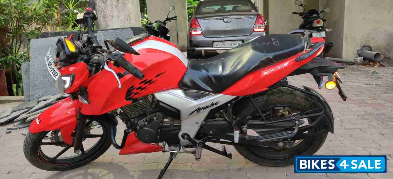 Red TVS Apache RTR 160