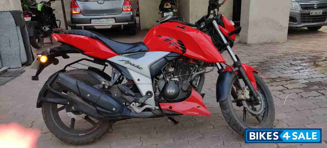Red TVS Apache RTR 160