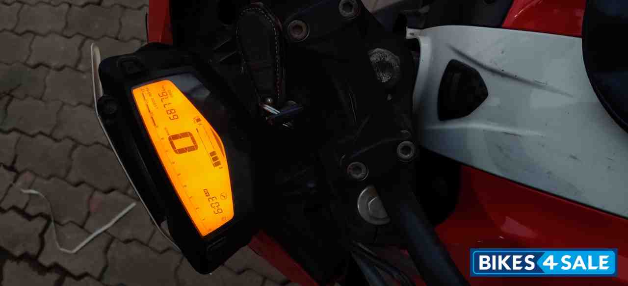 Red TVS Apache RTR 160