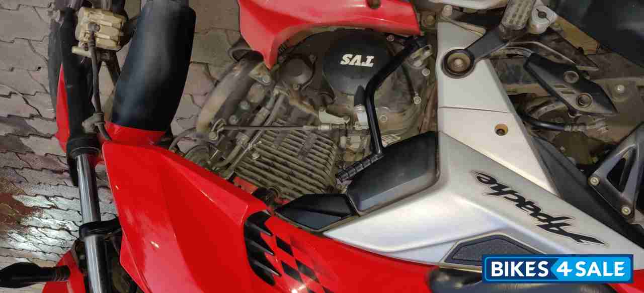 Red TVS Apache RTR 160