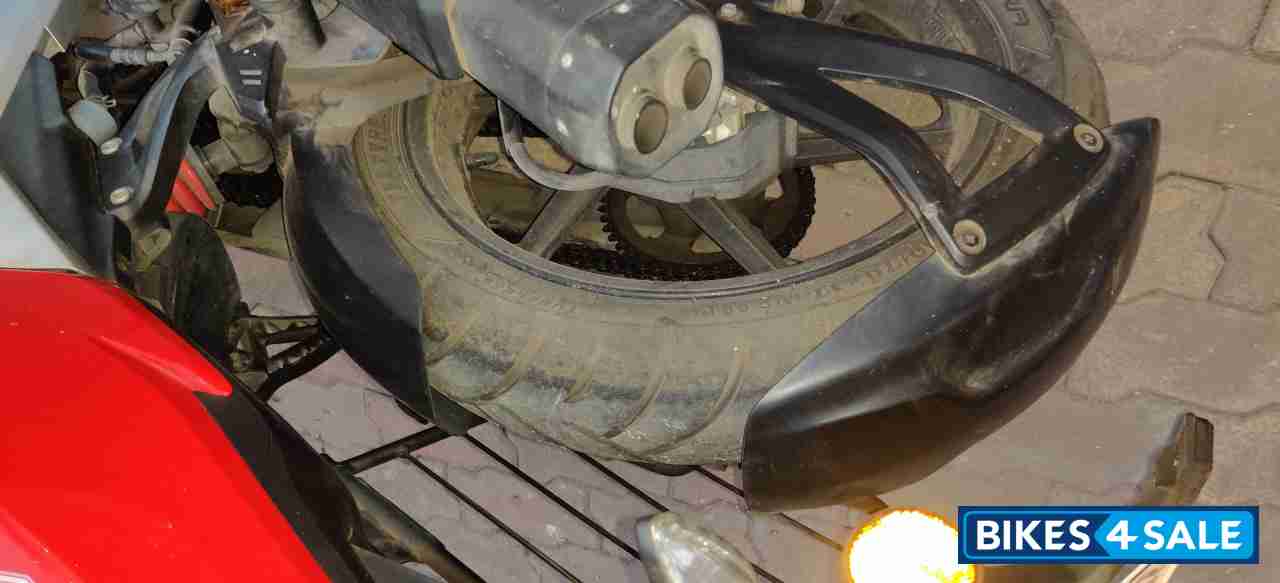 Red TVS Apache RTR 160