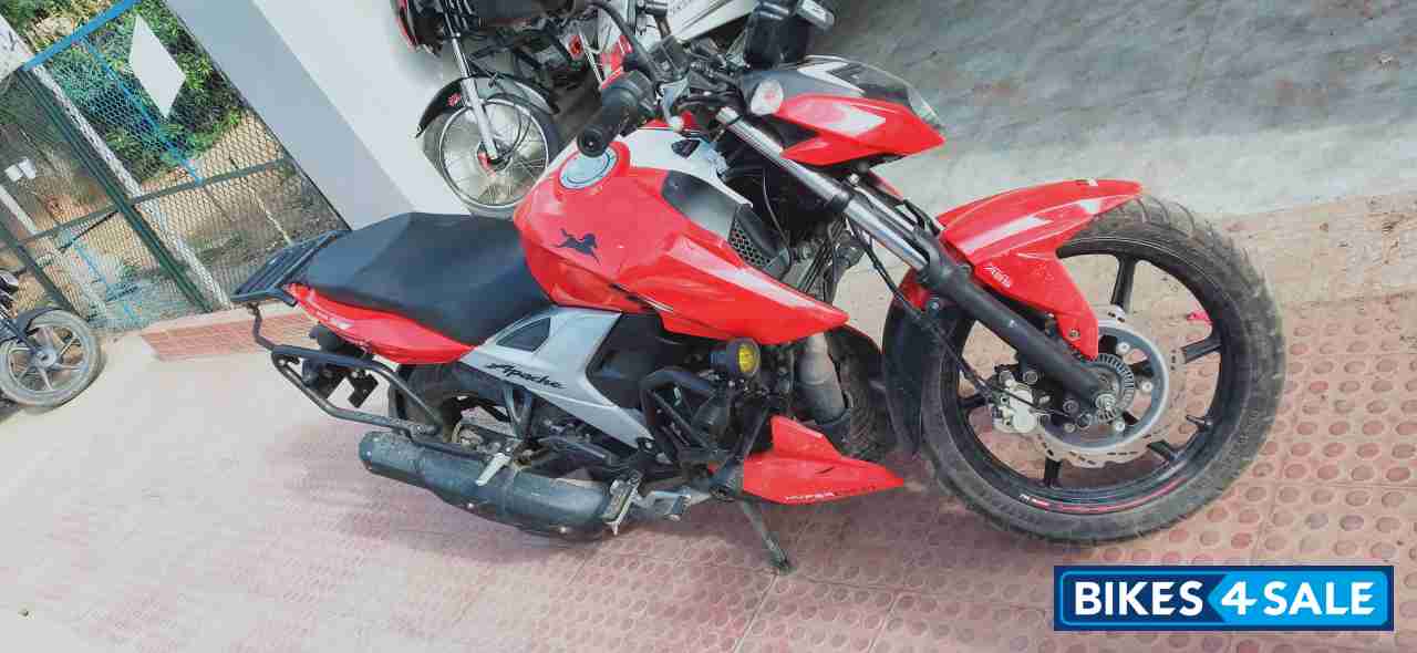 Red TVS Apache RTR 160 4V BS6