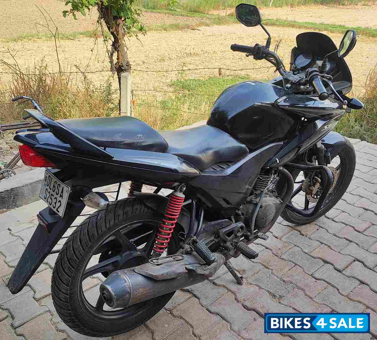 Black Honda CBF Stunner