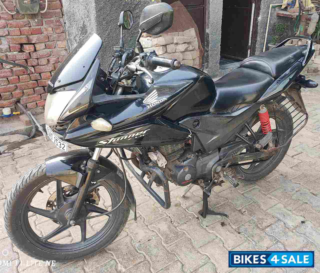 Black Honda CBF Stunner