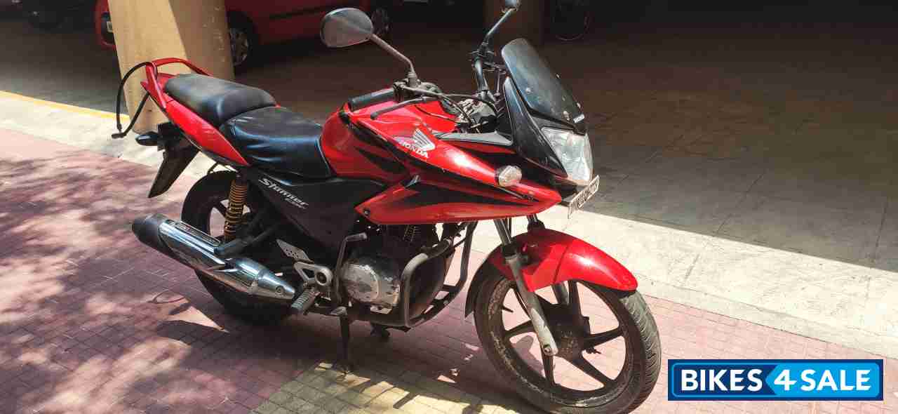 Red Honda CBF Stunner