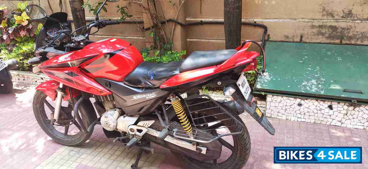 Red Honda CBF Stunner