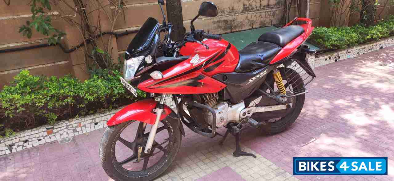 Red Honda CBF Stunner
