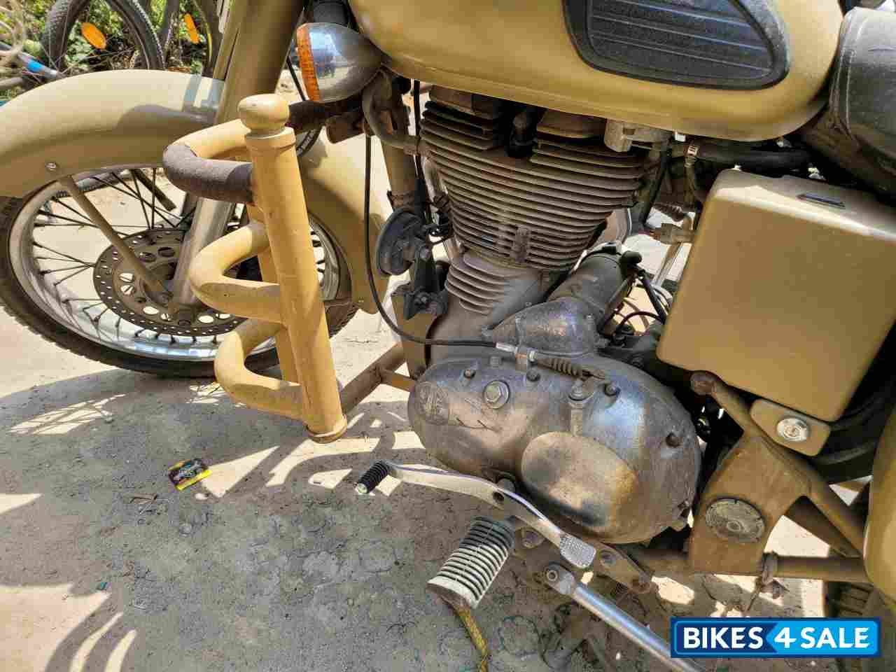 Desert Storm Royal Enfield Classic Desert Storm