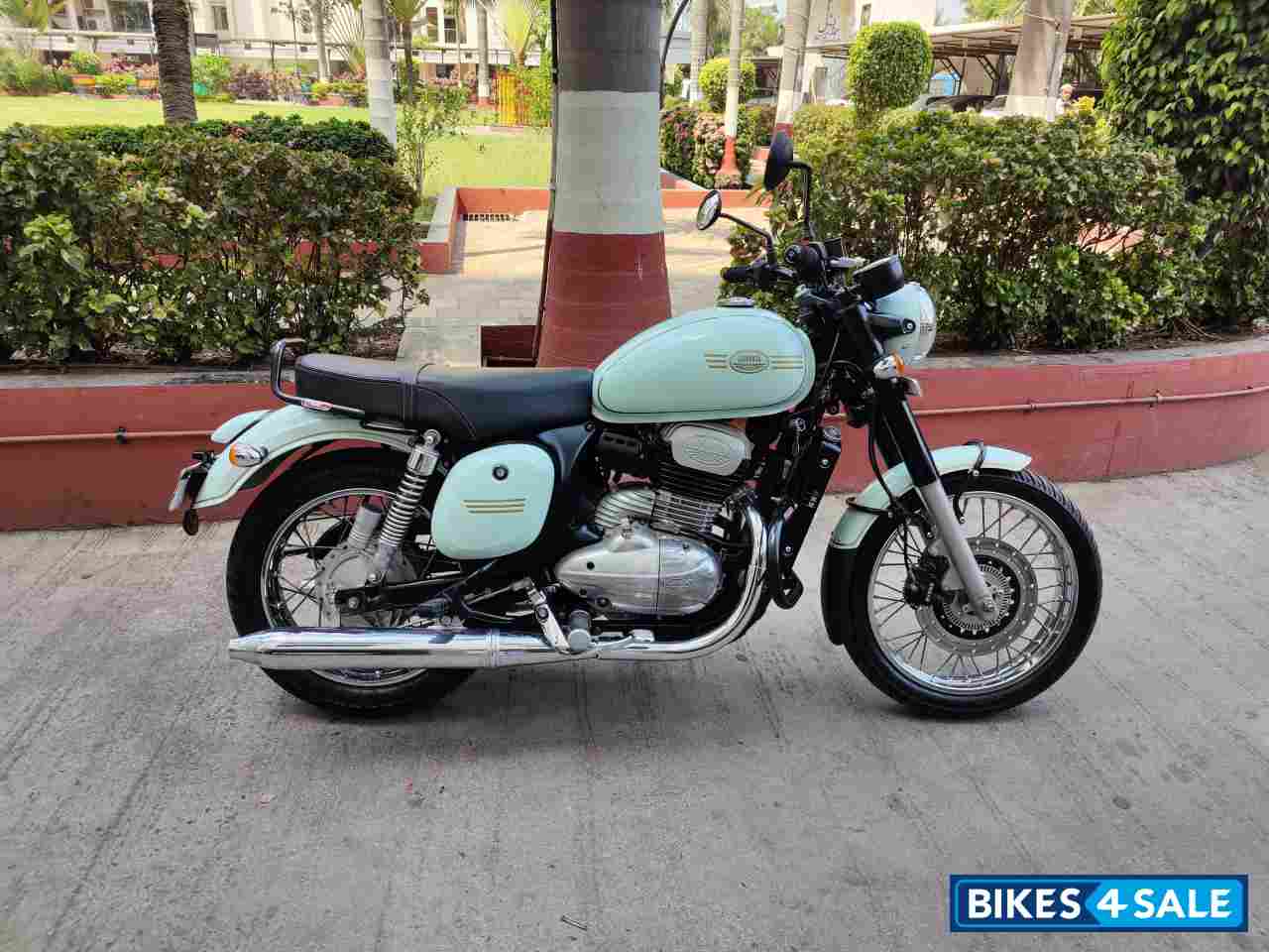 Halleys Teal Jawa forty two