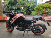 Orange KTM Duke 125