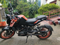 Orange KTM Duke 125