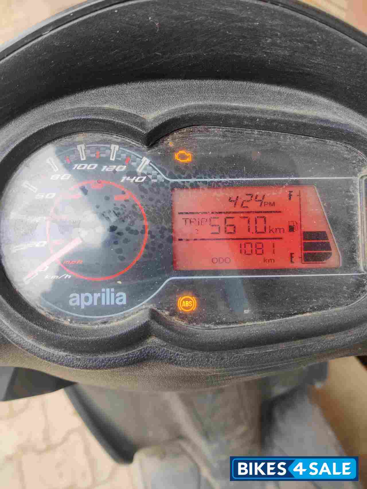 Aprilia SR 160 Carbon ABS