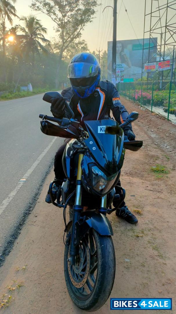 Twilight Blue Bajaj Dominar 400