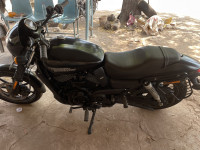 Black Harley Davidson Street 750