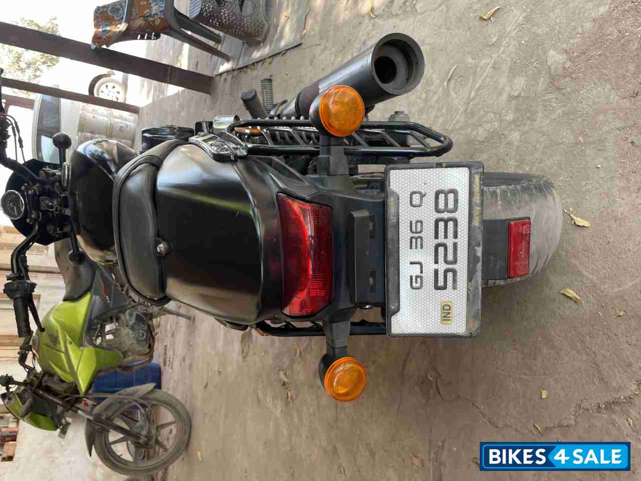 Black Harley Davidson Street 750