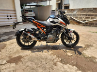 White KTM Duke 250