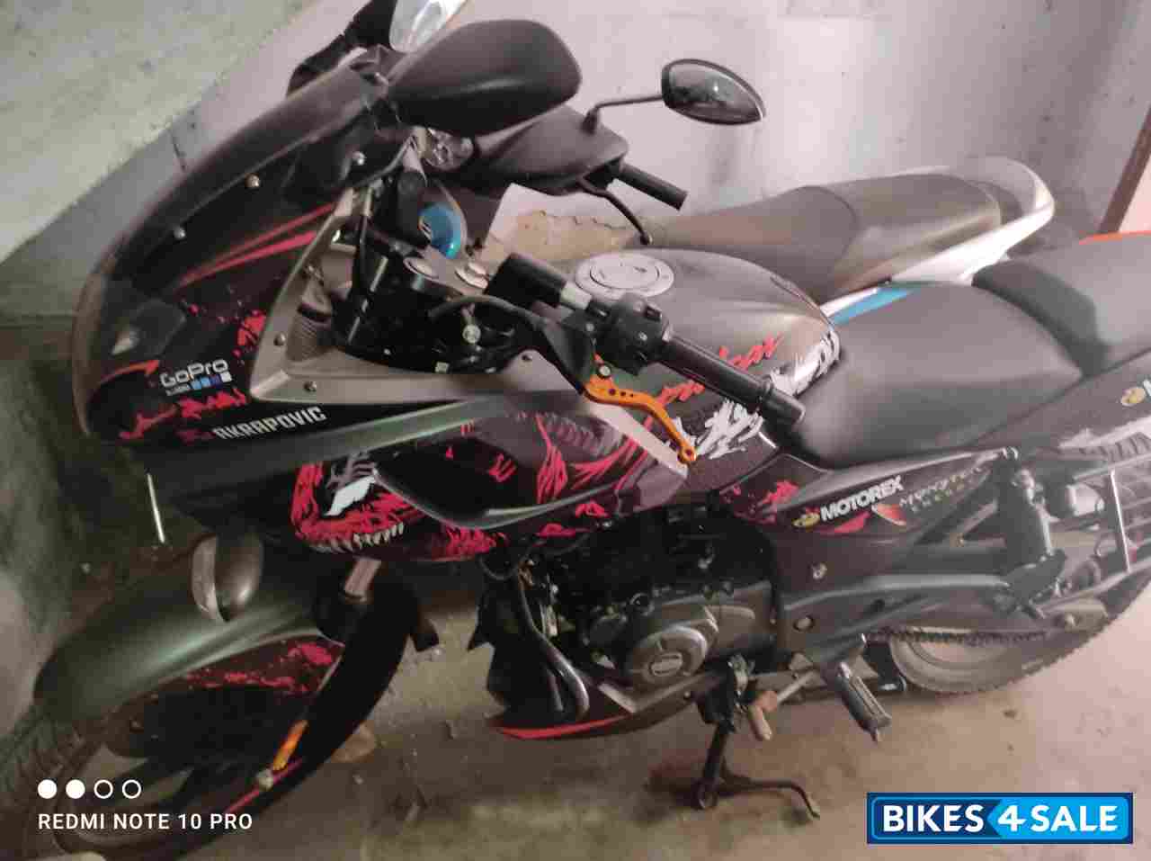 Neon Bajaj Pulsar 180F Neon BS6