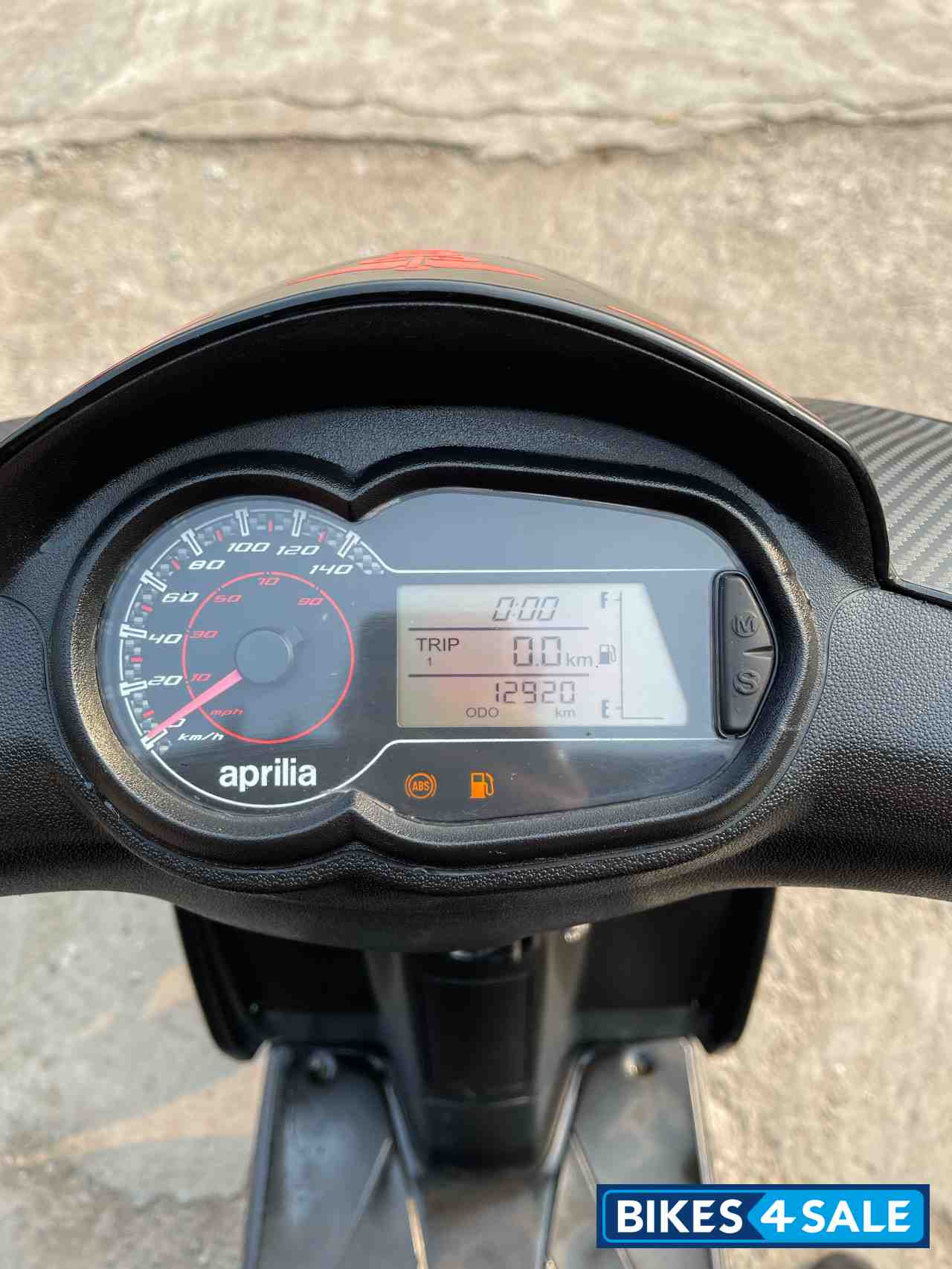 Aprilia SR 150 Carbon