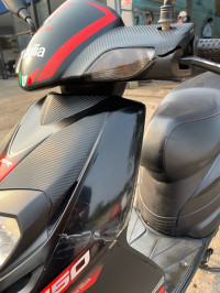 Aprilia SR 150 Carbon