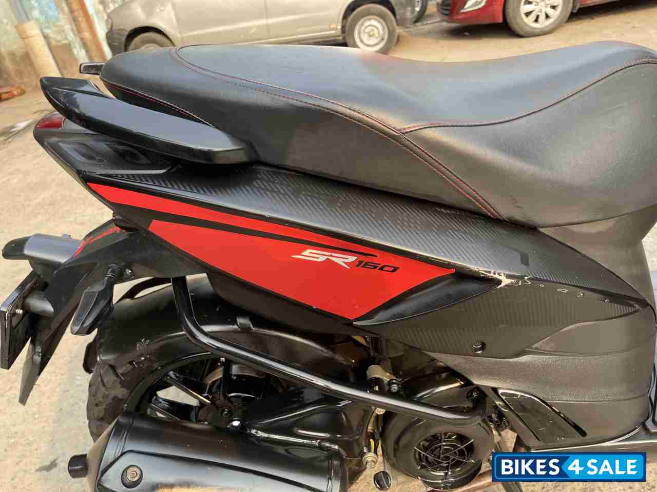 Aprilia SR 150 Carbon