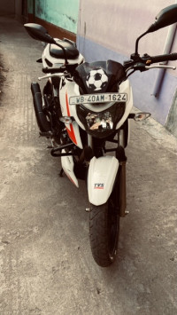 Red And White TVS Apache RTR 200 4V Race Edition 2.0
