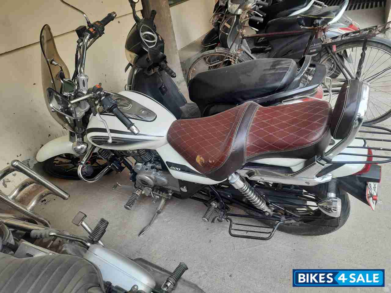 Bajaj Avenger Cruise 220