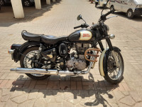 Black Royal Enfield Classic 500